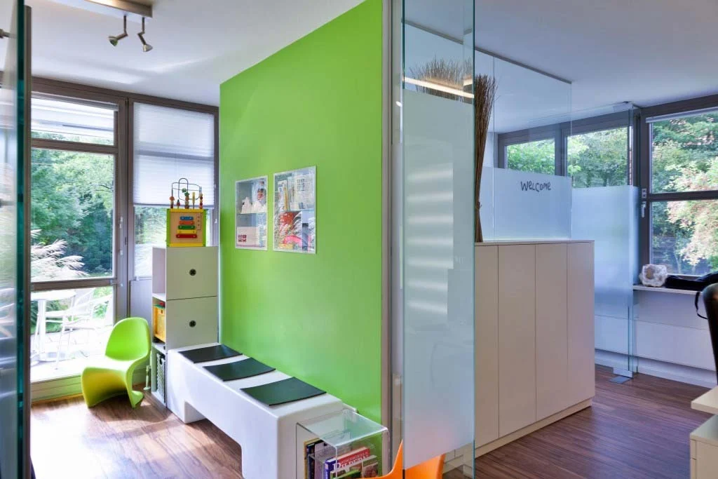 사틴유리 사틴유리