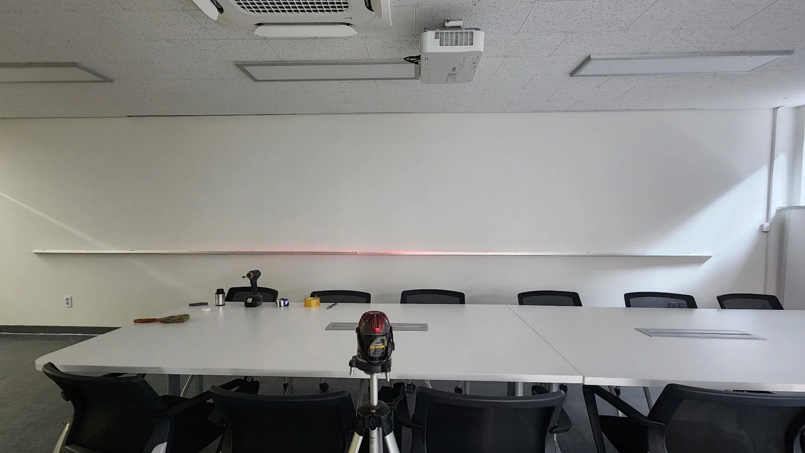 서울대학교 난반사유리칠판 설치전 바탕면